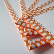 Image of wrap around . pikku dot . carrot