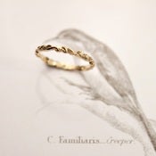 Image of 18ct gold 2mm floral carved