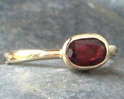 Image of Simple Garnet Solitaire
