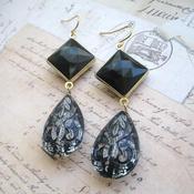 Image of Retro Elegance clear and jet black teardrop earrings