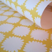 Image of mums wrap . lemon