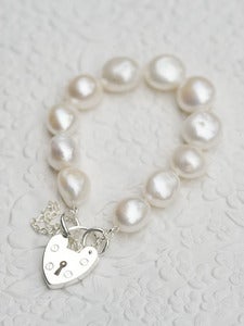 Image of Pearl Heart Bracelet - Style 2
