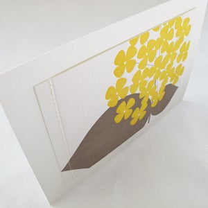Image of center square . bloom . lemon