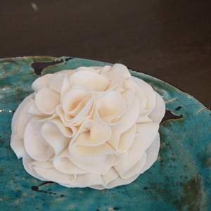 Image of petal pusher - cream 