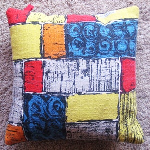Image of COUSSIN 35 x 35 cm TISSU VINTAGE REF.475
