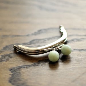 Image of Purse Frame : Jade Bauble : 3" x 2 3/8" Curved