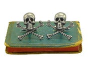 Image of Skull & Crossbones Cufflinks