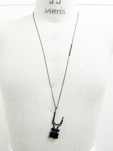 Image of NDA-1930 STOOL NECKLACE
