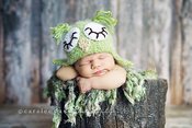 Image of Green sleepy eyed owl