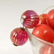 Image of EARRINGS - fluted - berry - vintage