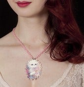 Image of Kitsch Doiley Necklace - White Kitten