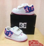 Image of DC - Court Graffik V3 SN - White/Crazy Pink