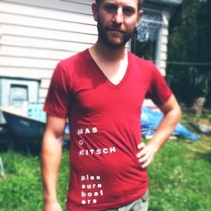 Image of Pleasureboaters Mas o Kitsch V-Neck