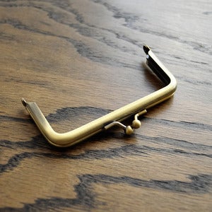 Image of Purse Frame : Antique Brass : 4" x 2" Rectangular