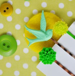 Image of green sparrow - set of 3 hairpins