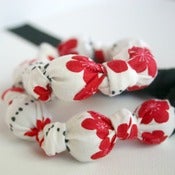 Image of ORGANIC Red Flowers Chomping Necklace 