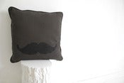 Image of Coussin MOustachitO!