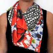Image of Organic Cotton Knit Triangle Scarf - Poppy