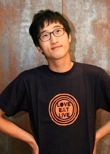 Image of classic giraffe love eat live tees