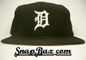 Image of VINTAGE DETROIT TIGERS FLAT BILL NAVY WOOL SNAPBACK