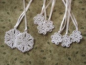 Image of Snowflake ornaments / Décorations de Noël Cristaux de neige