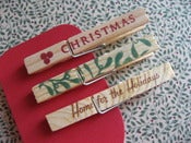 Image of Hand stamped Christmas clothespins/Pinces à linge en bois à motifs de Noël