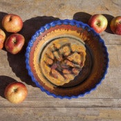Image of Pie Dish - Midnight Gold