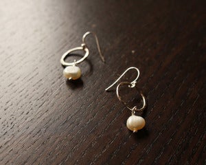 Image of sweet pearl drop earrings
