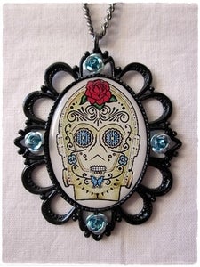 Image of C-3PO necklace