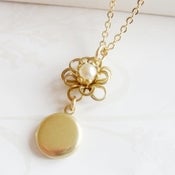 Image of Petite Fleur Necklace
