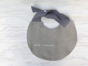 Image of bib ''latte + biscotti'' natural