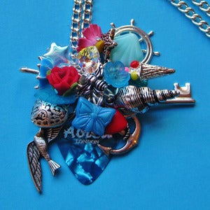 Image of Sea Breeze Silver Plectrum Cluster Necklace