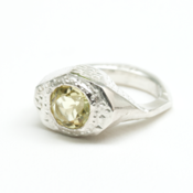 Image of Medium Mountain Ring - Lemon Quartz