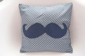 Image of Coussin Moustache étoile Créatrice Thais & tibere