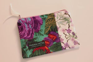 Image of Pochette zippée "fleuri vert"