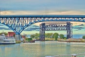 Cleveland Bridges Postert-shirt