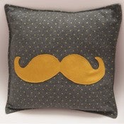 Image of Coussin Moustache Créatrice Thais & tibere