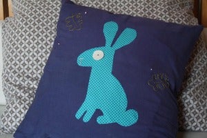 Image of Lièvre bleu / kit appliqué coussin