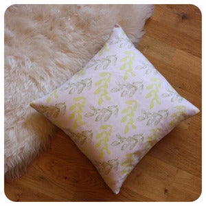 Image of 15" Cushion | Sycamore Scallop: Heathered Grey and Olive