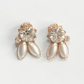 Image of PEARLED CLAM EARRINGS