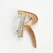Image of DIAMOND "R" PIN