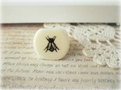 Image of Cream Large Resin Ring with Bee 