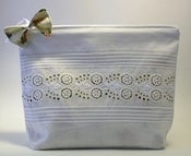 Image of Edition limitée : Trousse dentelle vintage N° 10/10