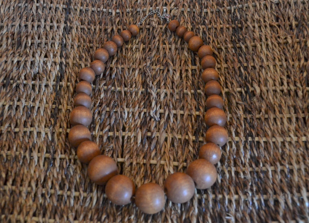 Wood Necklace on Ladue     Wooden Bead Necklace