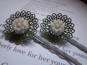 Image of Vintage style hairpins in green and white