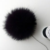 Image of Pompon af kanin - blomme