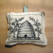 Image of The little beehive that stings moths and not you