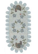 Image of The Hen's Nest Tablerunner DL pattern