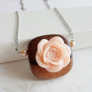 Image of Serenity Necklace (peach)
