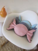 Image of coussin bonbon * rose tendre, ciel ou gris berlingot